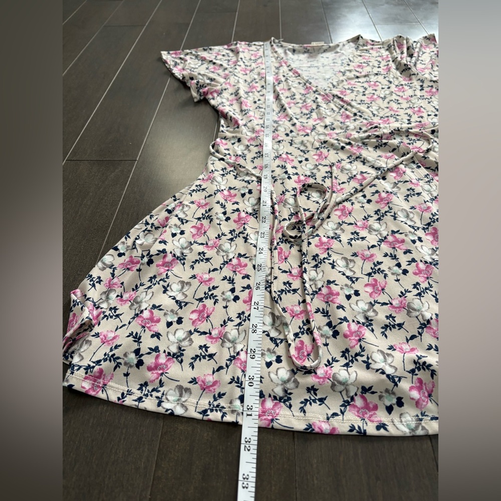 I Joah Floral Wrap Short Spring/Summer Dress Size L Lightweight Flowy Beachy - Picture 10 of 11
